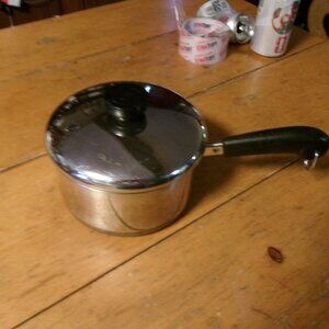 Revere ware 1/2 quart 1801 Clinton Il copper bottom stainless saucepan